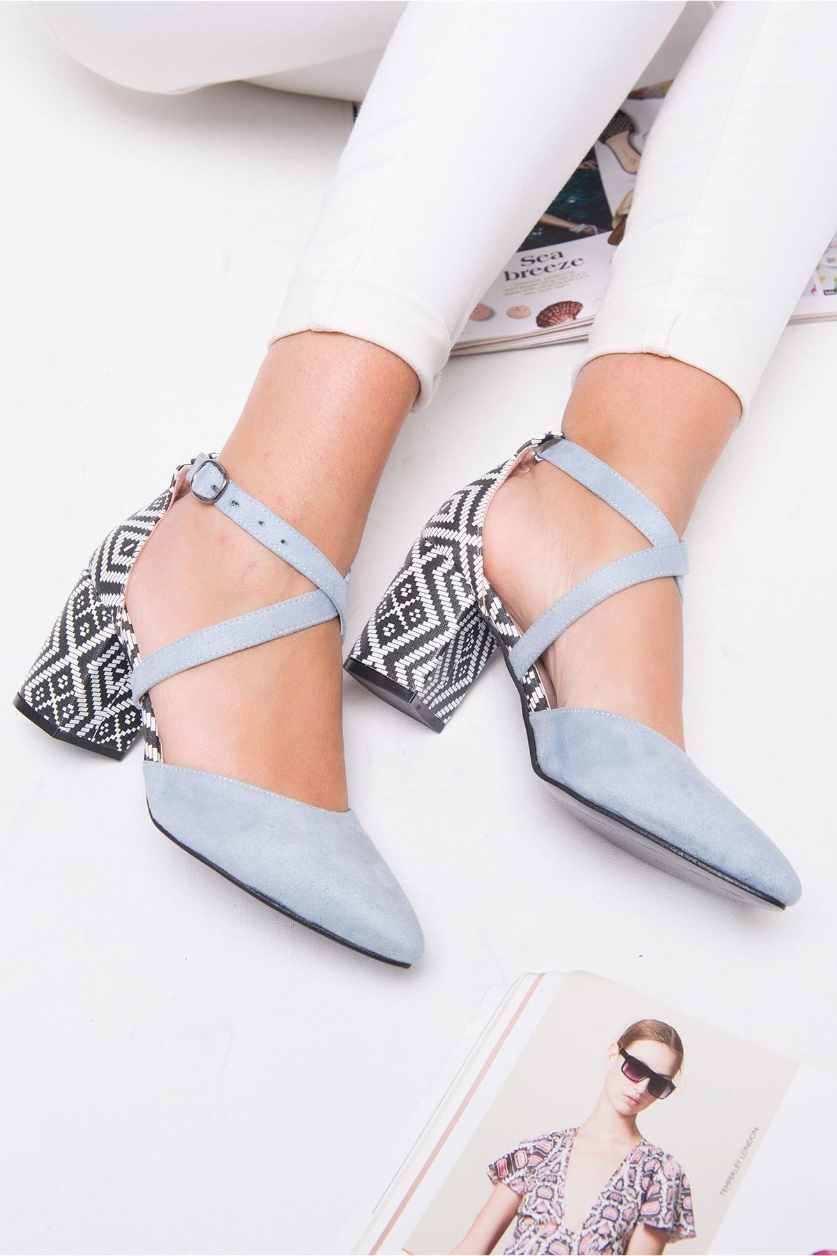 Caresse bebek Blue suede embellished heels