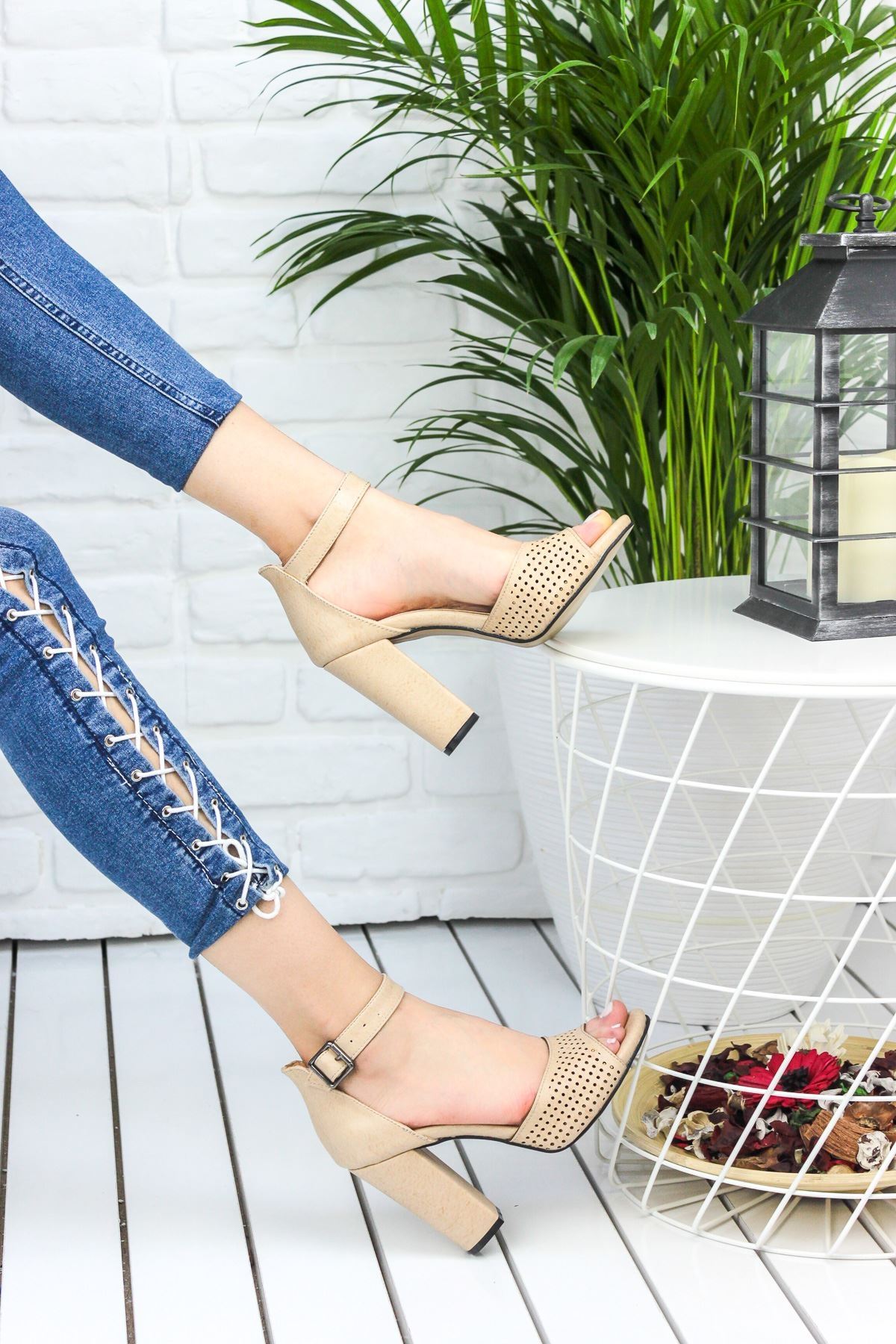 Elcin cream Heeled Shoes