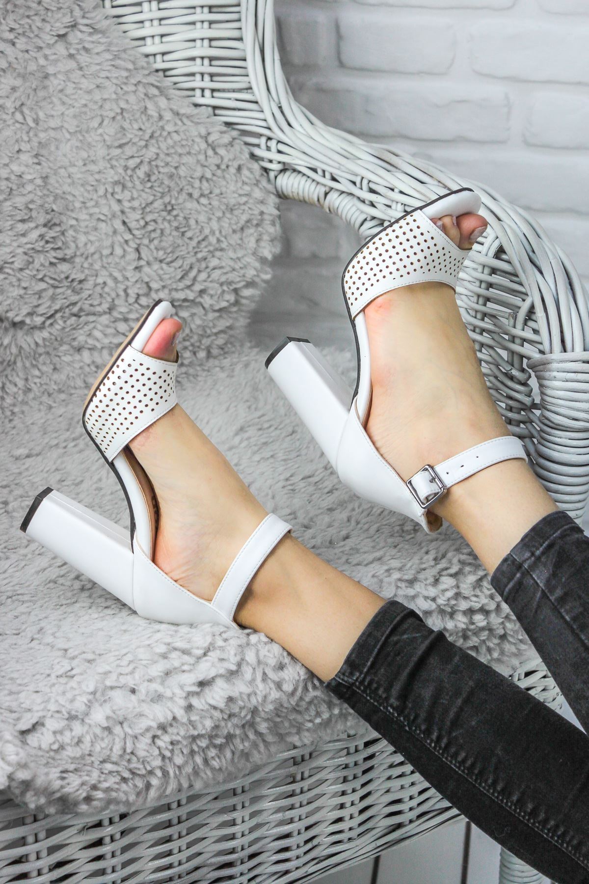 Elcin white Heeled Shoes