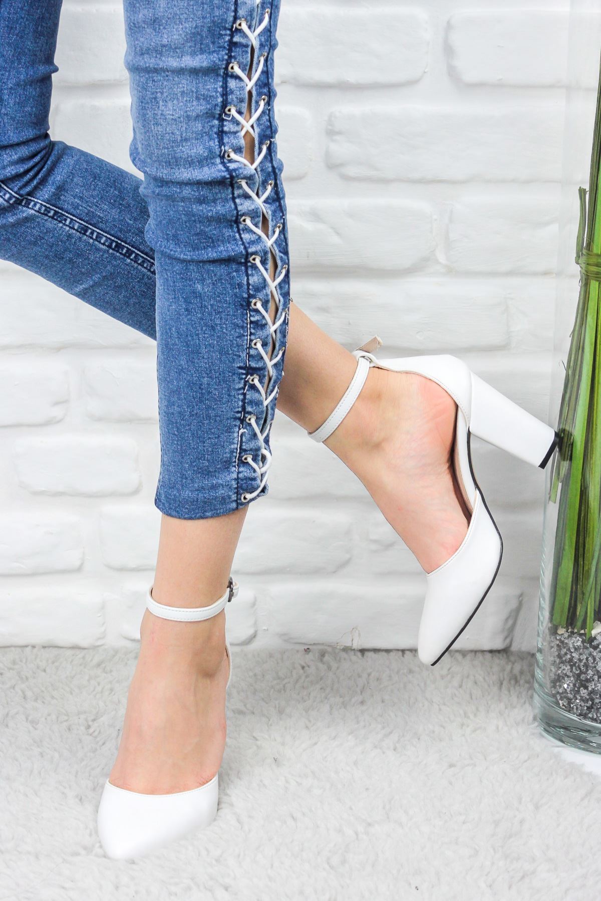 Gokce White Heeled Shoes