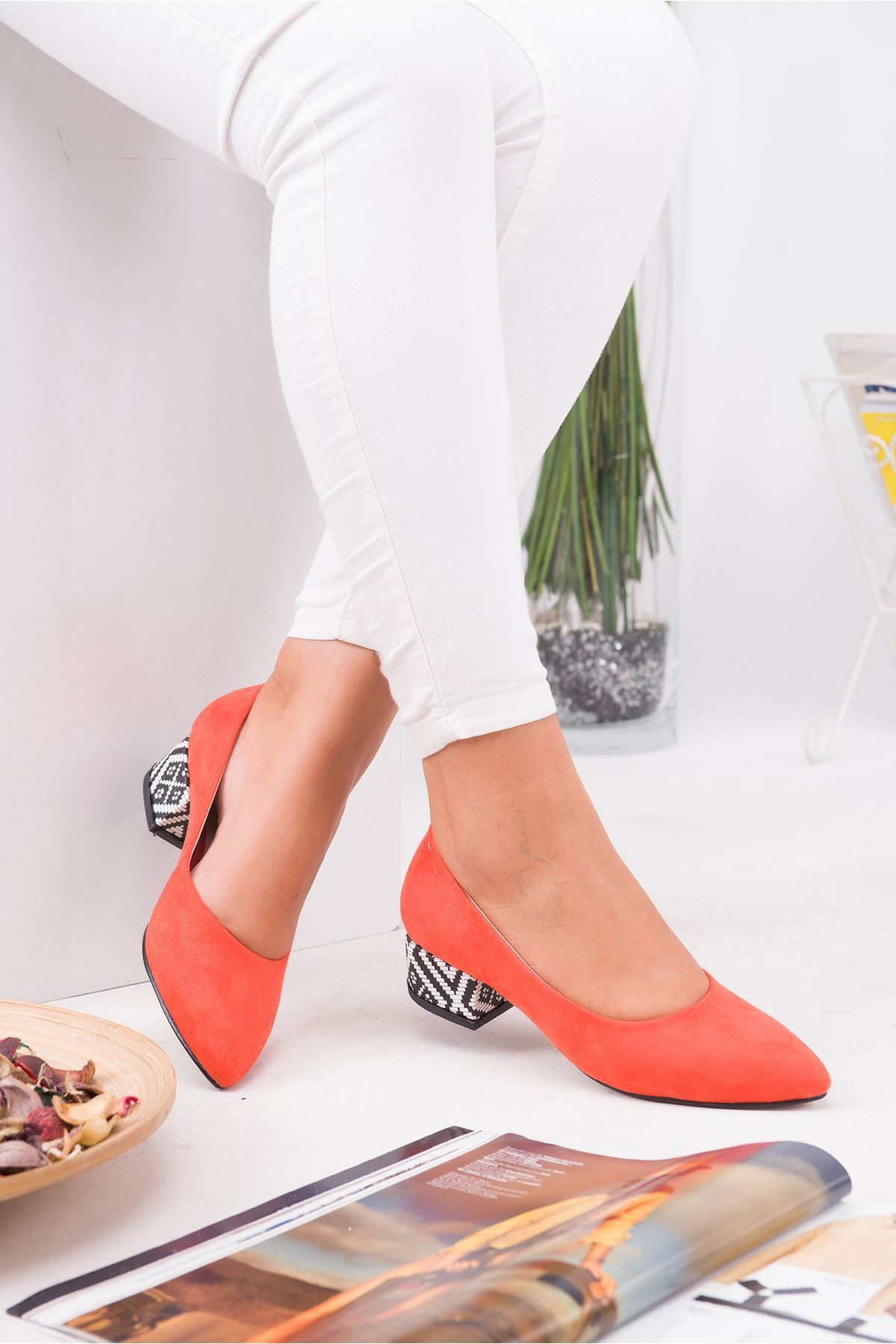 shoes Stela orange with detailed heel