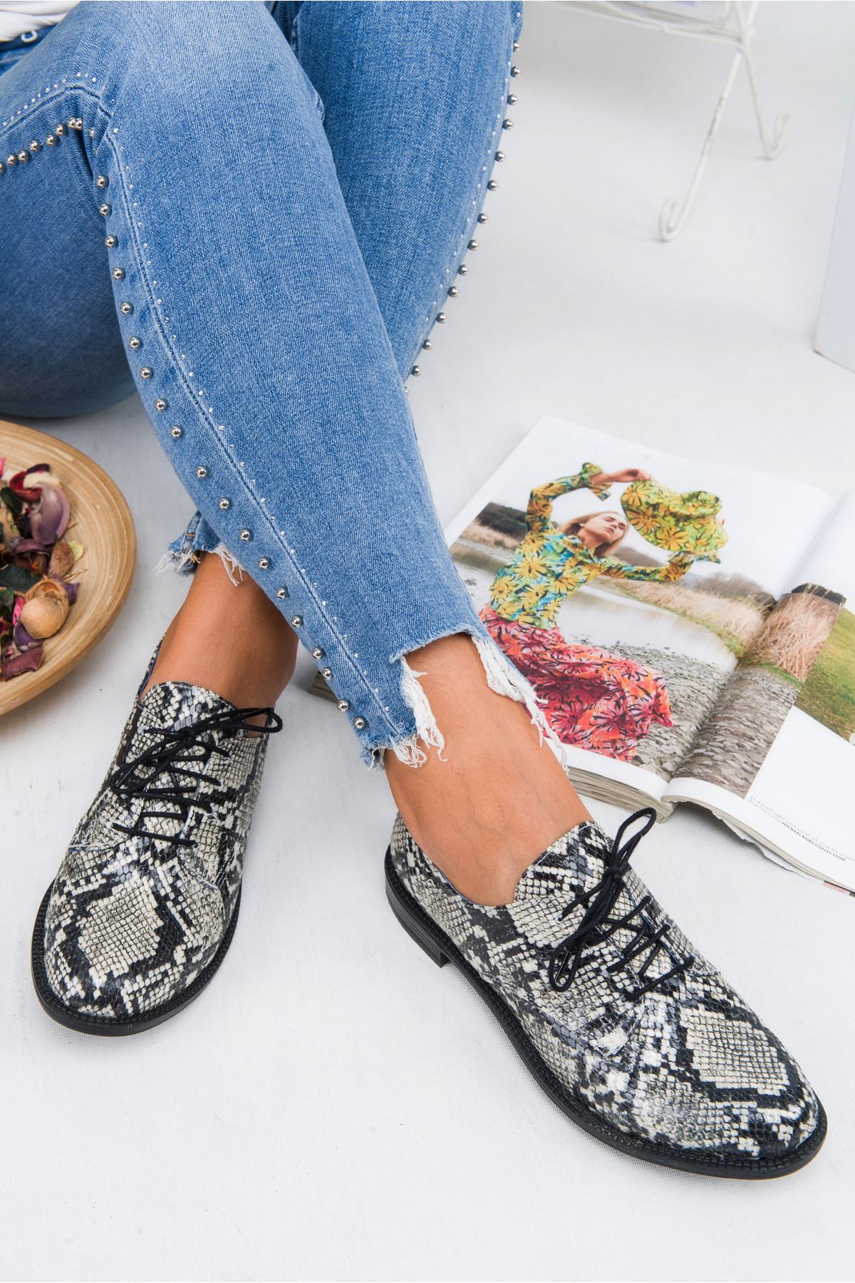 Flat shoes Benito White Snake