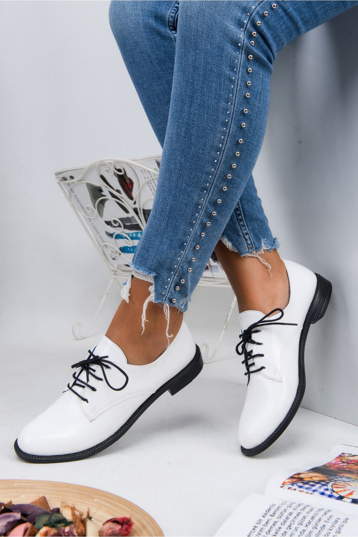 Flat Shoes Benito White Patent Leather