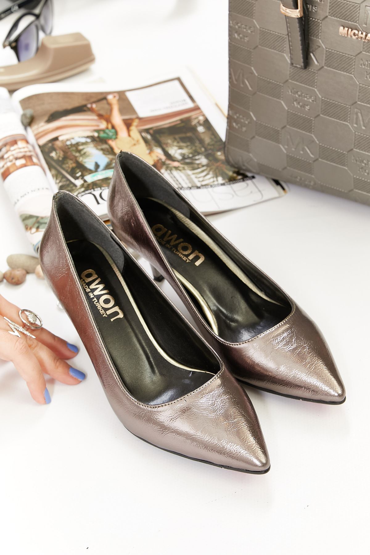 Nigel Platinum Wrinkled Skin Heeled Shoes