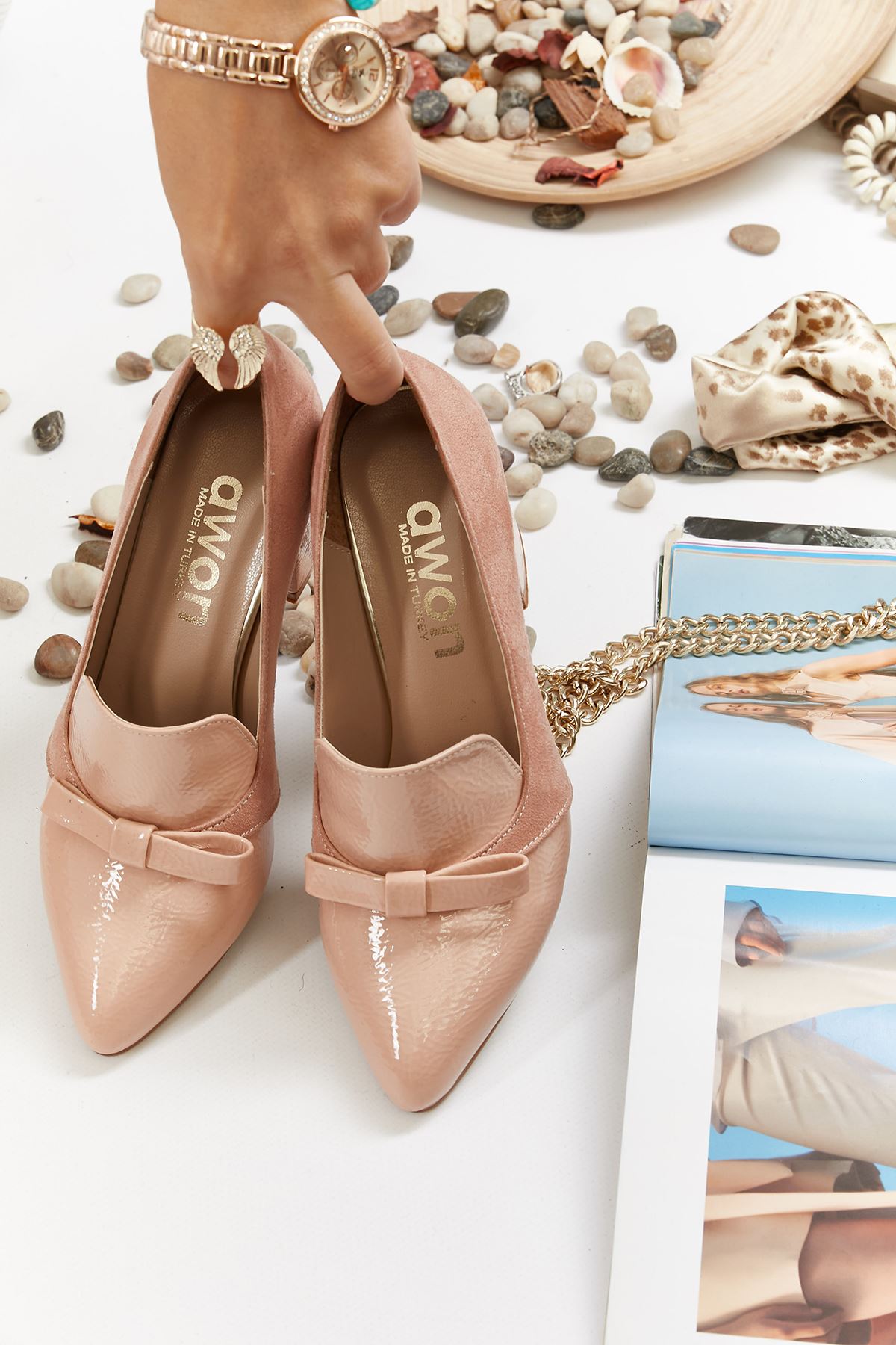 Shoes Marle nude suede with Heel Detail Patent Leather Shoes Marle nude suede with Heel Detail Patent Leather