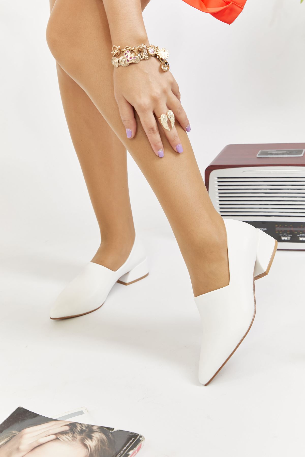 Shoes Busy white with Heels