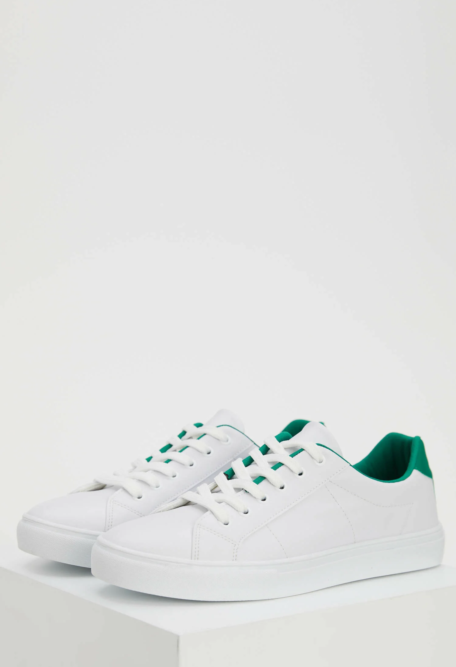 Al-azif shoes white